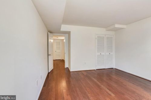 10409 Gainsborough Rd, Rockville MD 20854-2510 exterior