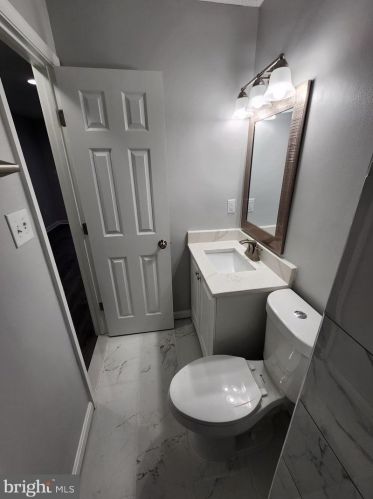 8124 Bonaire Ct, Silver Spring MD 20910-4663 exterior