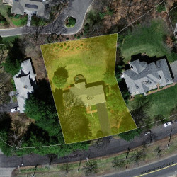 1337 Commonwealth Ave, Newton MA 02465-2912 aerial view