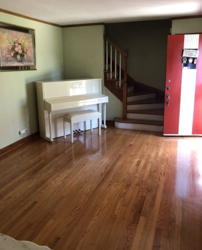 8244 Kingston Ave, Chicago, IL 60617-1908