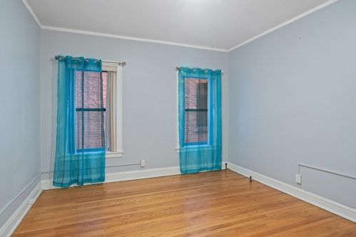 7327 Luella Ave, Chicago IL 60649-4109 exterior