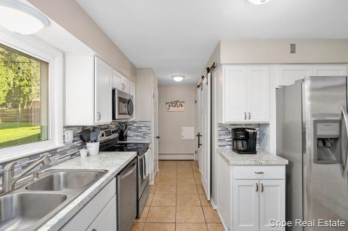 749 Fairfield Ave, Grand Rapids MI  49504-4620 exterior