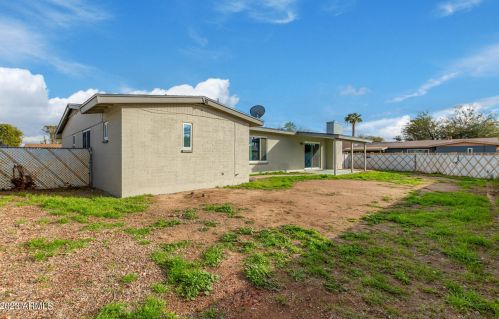 9040 40 Dr, Phoenix AZ 85019-2013 exterior