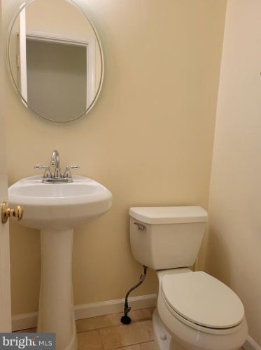 2707 Deer Ridge Dr, Silver Spring MD 20904-7140 exterior