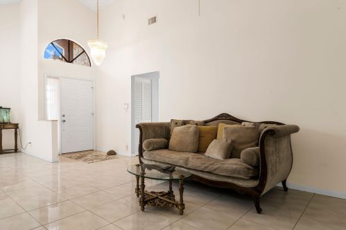 7279 Le Chalet Blvd, Boynton Beach FL 33472-5035 exterior