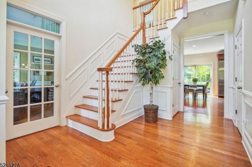 78 Edgewood Dr, Florham Park, NJ 07932-2162