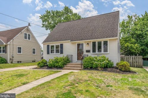 65 Baylor Rd, Trenton, NJ 08610-4106