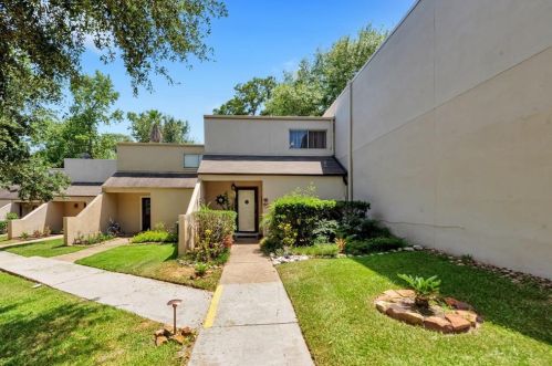 15 April Hl, Montgomery, TX 77356-5929