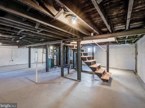 1805 Kearny St, Washington DC  20018-2435 exterior