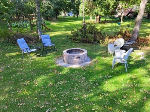 1204 Fleetwood Dr, Manitowoc WI 54220-2362 exterior