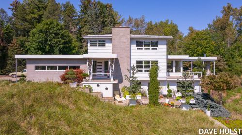 7035 114th Ave, Fennville, MI 49408-9726