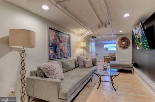 5412 Cedar Ave, Philadelphia PA 19143-1952 exterior