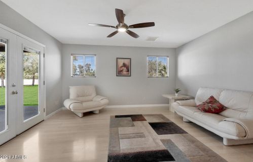 1520 Iowa St, Chandler, AZ 85225-7043