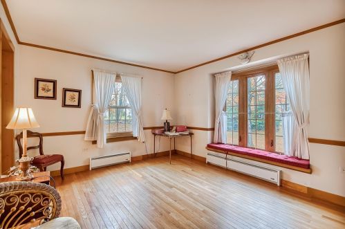 346 Mtn Rd, Concord NH 03301-5482 exterior