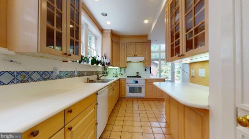 3633 Fulton St, Washington DC  20007-1452 exterior