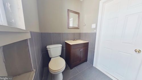 1325 19 St, Philadelphia PA 19146-4614 exterior