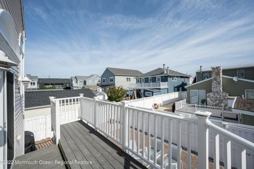 19 Haddonfield Ave, Lavallette NJ  08735-2019 exterior