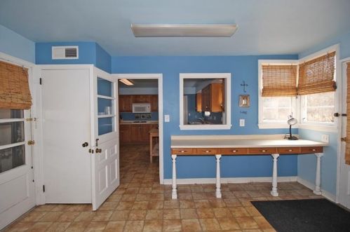 1007 Delafield Rd, Pittsburgh PA 15215-3204 exterior