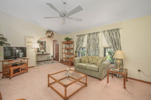 1625 Berkshire Blvd, Fort Pierce FL  34952-7110 exterior