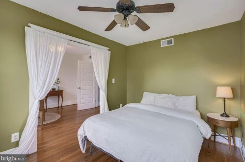 2602 Commonwealth Ave, Alexandria VA 22305-2526 exterior