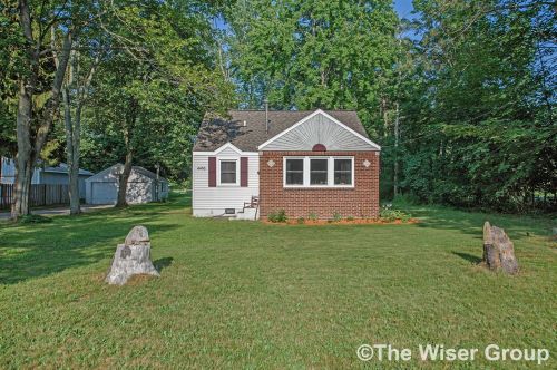 4496 Dangl Rd, Meskegon MI 49444-9715 exterior