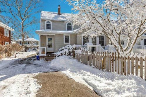 33 Ketewamoke Ave, Babylon NY 11702-1906 exterior