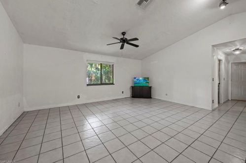331 8 St, Naples FL 34120-0411 exterior