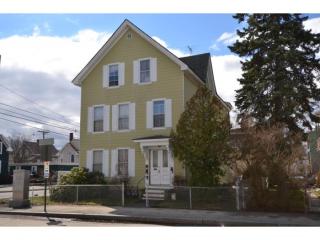 247 Spruce St, Manchester NH  03103-4812 exterior