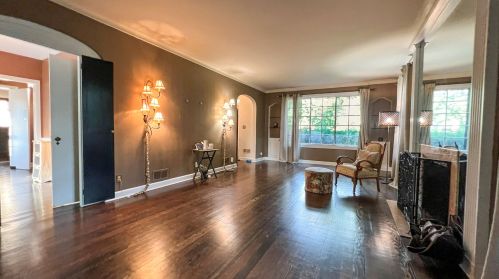 2014 Sheridan Rd, Waukegan IL 60085-6549 exterior