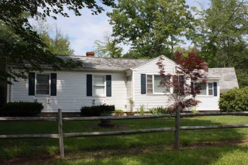 11 Highland St, Newton, NH 03858-3603