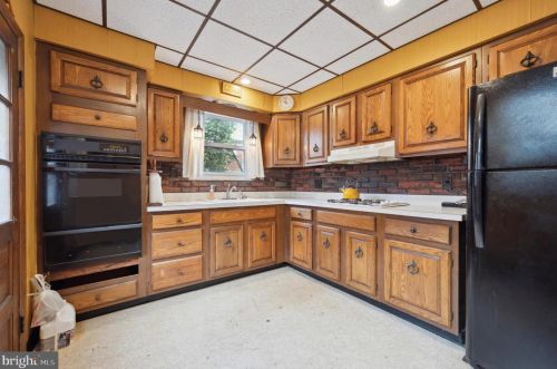 1644 Hicks St, Philadelphia PA 19146-4821 exterior