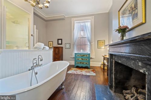 1016 Clinton St, Philadelphia PA 19107-6017 exterior