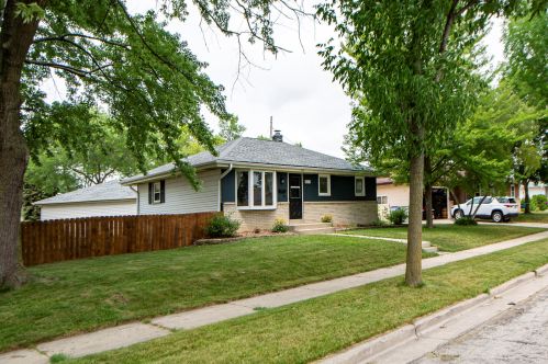 6247 Avalon St, Milwaukee, WI 53221-5106