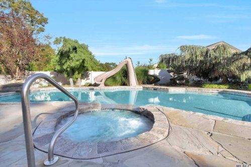 50 Annandale Rd, Commack NY 11725-1746 exterior