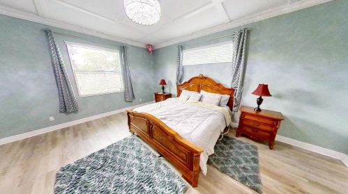 898 Curtis St, Fort Pierce FL 34983-1935 exterior