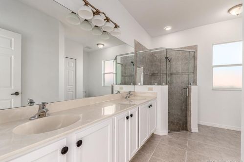 1131 Haleyberry Ave, Fort Pierce FL 34953-6832 exterior