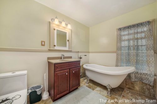 722 Diamond Ave, Grand Rapids MI  49503-1848 exterior