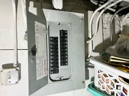 728 Ash St, Waukegan IL 60087-5037 exterior