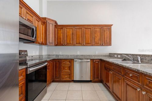 9517 Citrus Glen Pl, Tampa FL  33618-4032 exterior