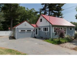 2 Whittier St, Dover, NH 03820-2633