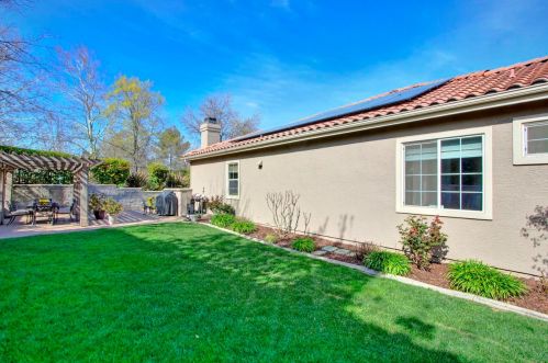 1086 Souza Dr, Folsom CA 95762-7556 exterior