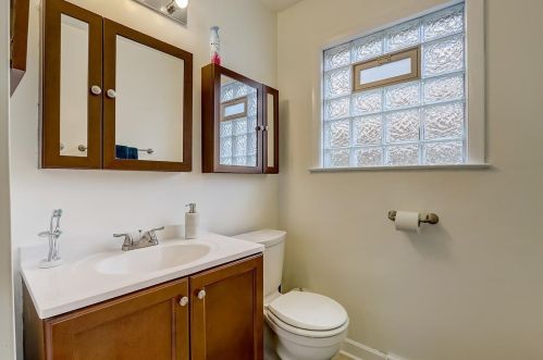 10508 Lincoln Ave, Milwaukee WI 53227-1204 exterior