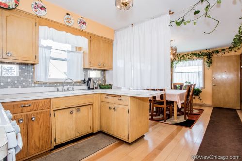 5515 Kildare Ave, Chicago IL 60629-5733 exterior