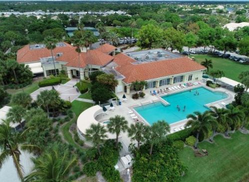 499 Casanova Cir, Fort Pierce FL  34986-1713 exterior