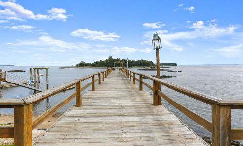 61 Byram Shr Rd, Greenwich CT 06830-6906 exterior