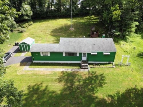 99 Arthur Dr, Parsippany, NJ 07054-1702