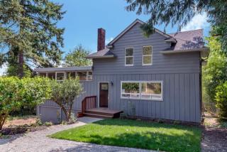 2819 113 St, Seattle WA  98125-6847 exterior