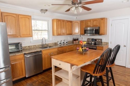 19 Benson St, Worcester MA 01604-3304 exterior