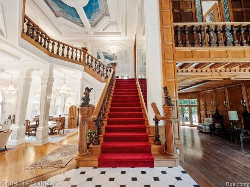 2009 Victoria Hl, Rochester MI exterior