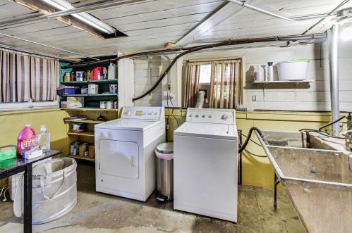 3831 Central Park Ave, Chicago IL 60618-4102 exterior